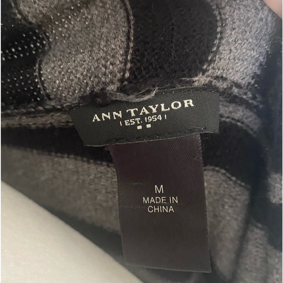 VGUC Ann Taylor Black and Gray Striped Open Front Cardigan, Medium - Picture 3 of 4